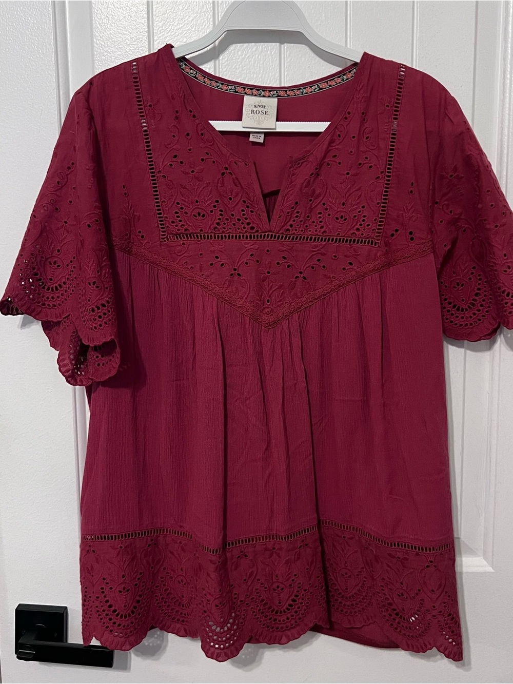 Knox Rose Eyelet V-Neck Women’s Top XL